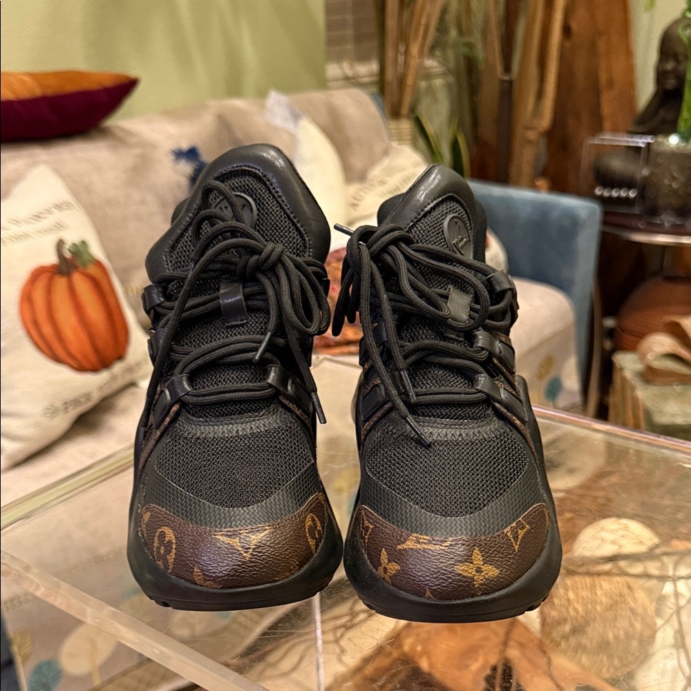 Louis Vuitton LV Archlight sneakers, barely used, size 7